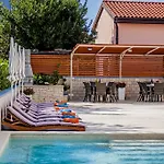 Kimi Appartement *