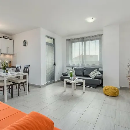 Apartament Kimi *